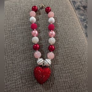NWOT Sparkle In Pink Girls Heart Glittery Chunky Necklace